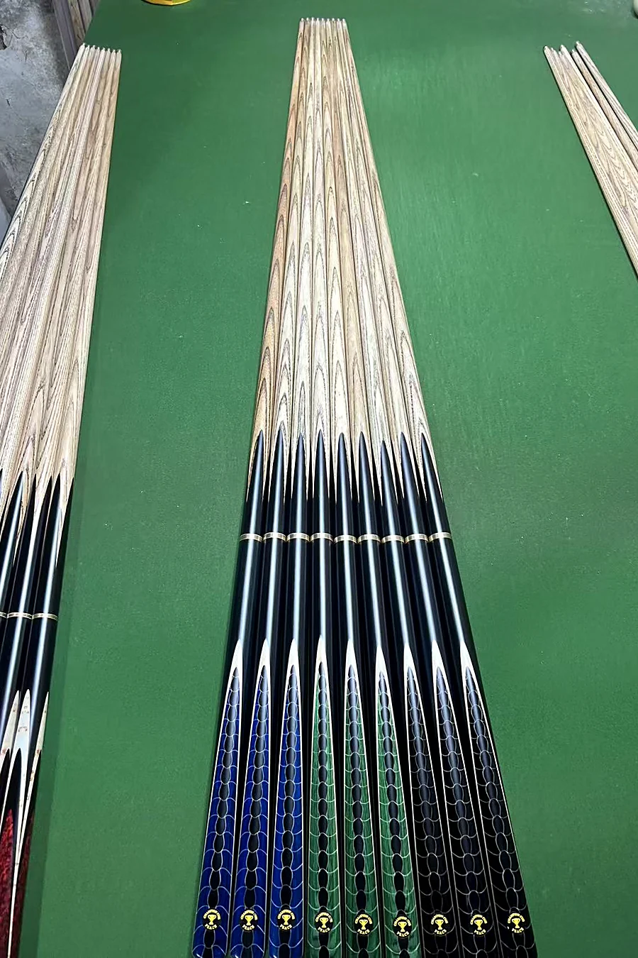 Dragon Scale 3/4 Cue — Hand-laid dragon-scale veneer in blue, green and black