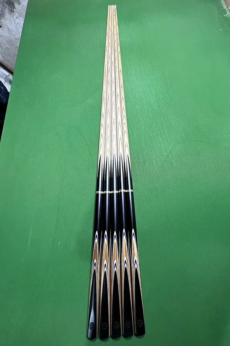 Tech Zebrano 3/4 Cue — Striped tech zebrano with ivory-effect points