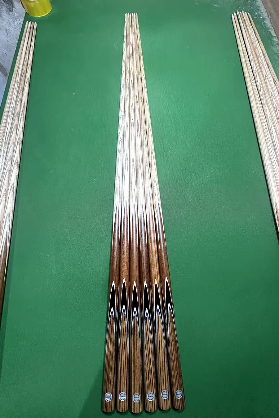 Walnut & Zebrano 3/4 Cue — Walnut butt with a zebrano front splice and maple veneer lines